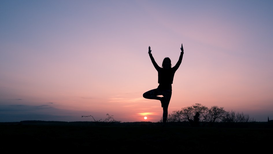 Κάντε Γιόγκα Ενάντια στις Σκοτεινές Μέρες